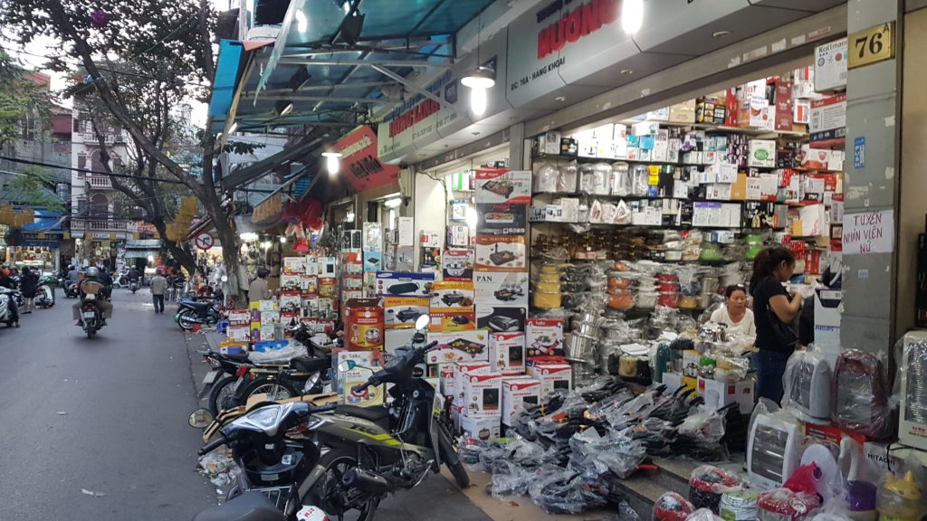 Commerce dans les rues de Hanoï